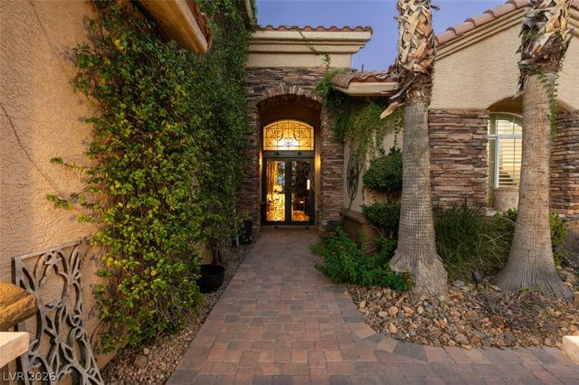 2016 Aspen Oak Street, Las Vegas, NV 89134