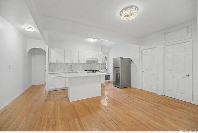 88-11 Elmhurst D2, Elmhurst, NY 11373