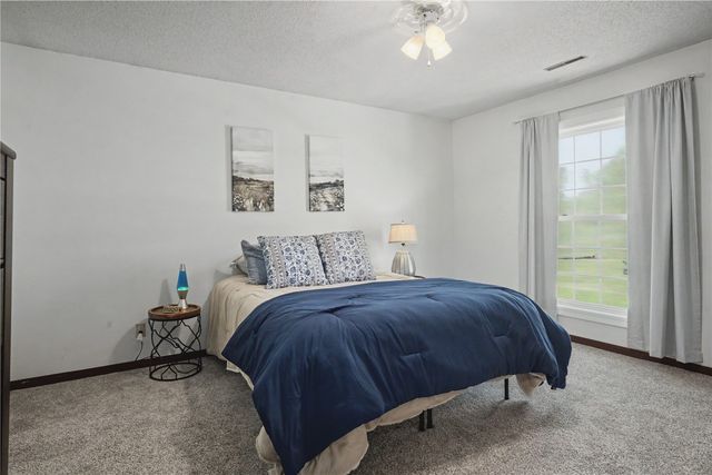 4019 Summerfield Ln NE D, Cedar Rapids, IA 52402
