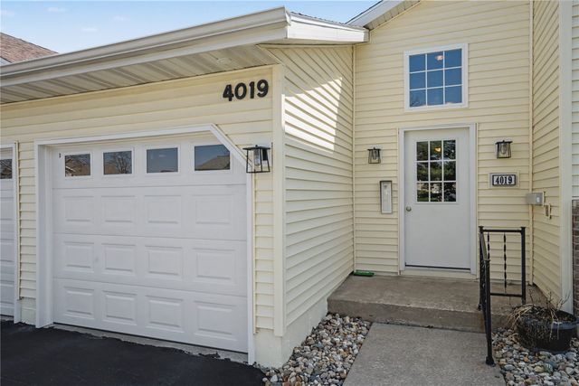 4019 Summerfield Ln NE D, Cedar Rapids, IA 52402
