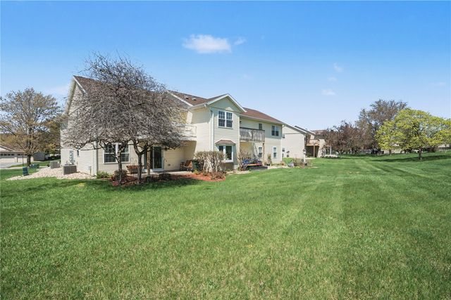 4019 Summerfield Ln NE D, Cedar Rapids, IA 52402