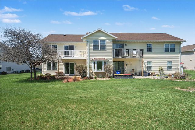 4019 Summerfield Ln NE D, Cedar Rapids, IA 52402