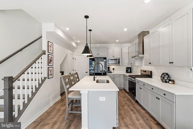 20900 BLUEBIRD SQ, Sterling, VA 20165
