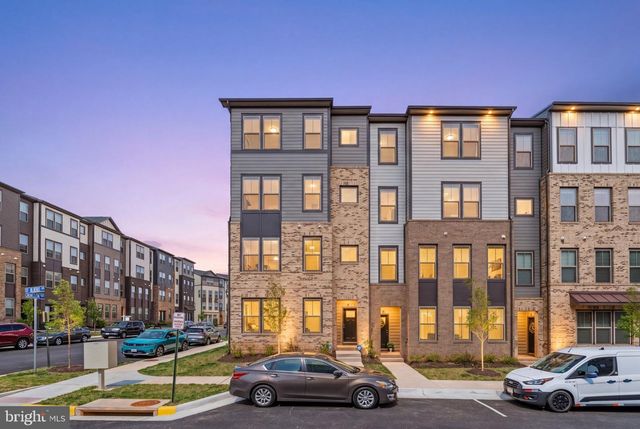 20900 BLUEBIRD SQ, Sterling, VA 20165