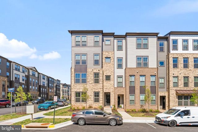 20900 BLUEBIRD SQ, Sterling, VA 20165