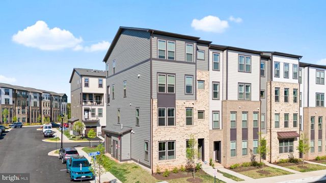 20900 BLUEBIRD SQ, Sterling, VA 20165