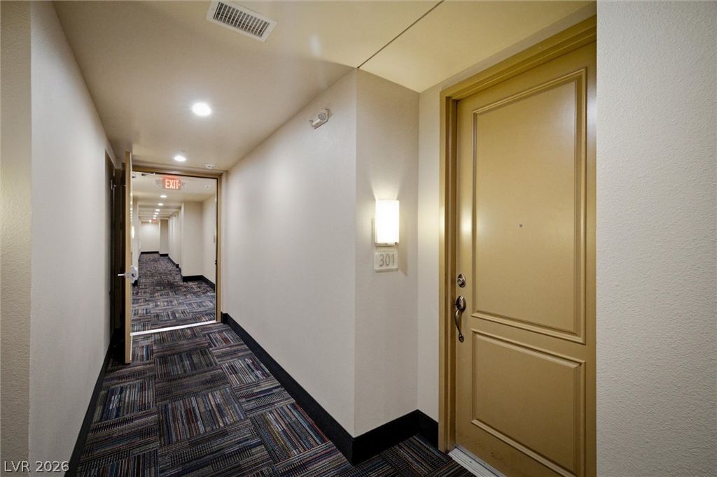 15 East Agate Avenue 301, Las Vegas, NV 89123 — photo 2
