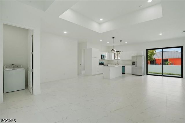 472 Rajah ST, Lehigh Acres, FL 33974