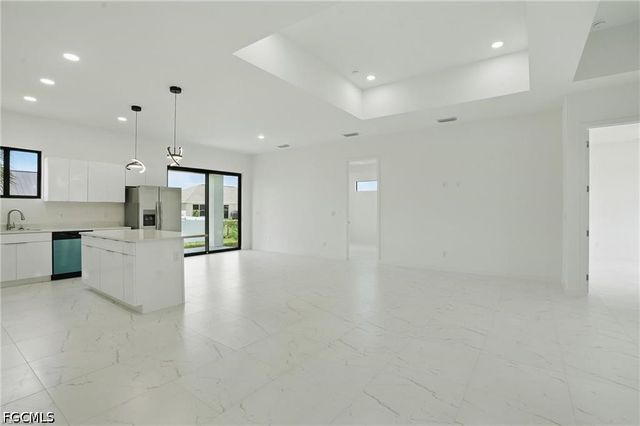 472 Rajah ST, Lehigh Acres, FL 33974