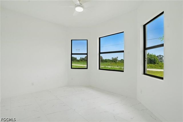 472 Rajah ST, Lehigh Acres, FL 33974