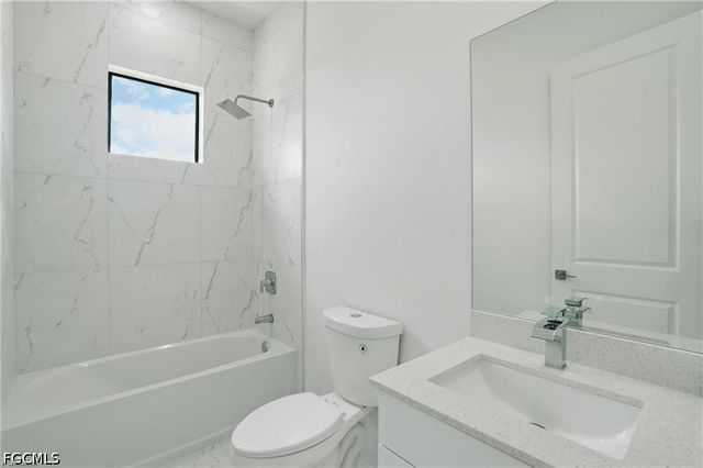 472 Rajah ST, Lehigh Acres, FL 33974