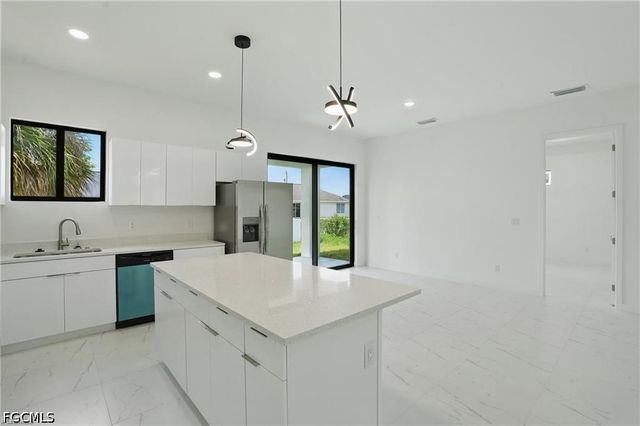 472 Rajah ST, Lehigh Acres, FL 33974