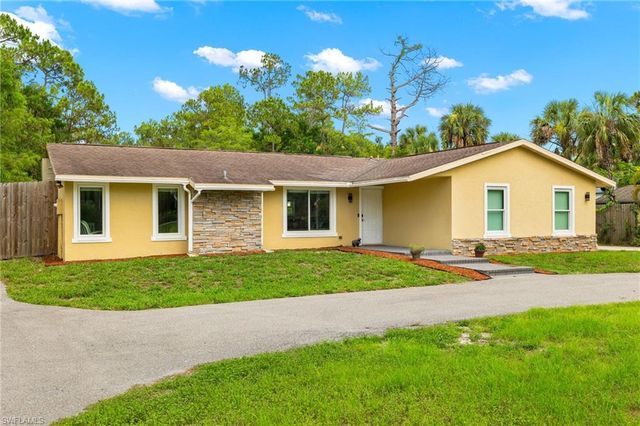 210 29th ST SW, Naples, FL 34117