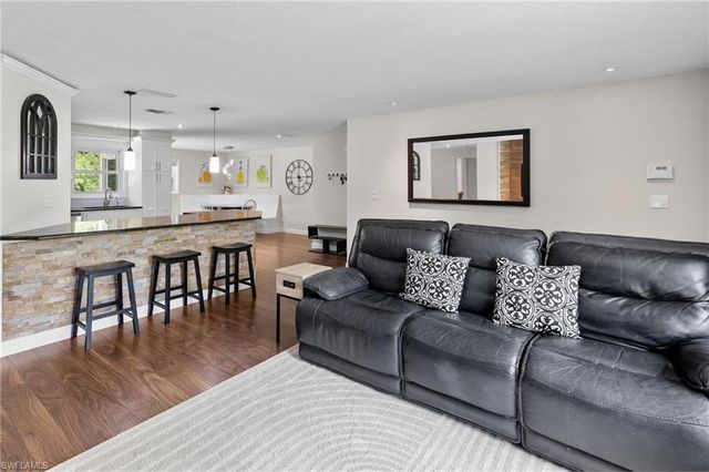 210 29th ST SW, Naples, FL 34117