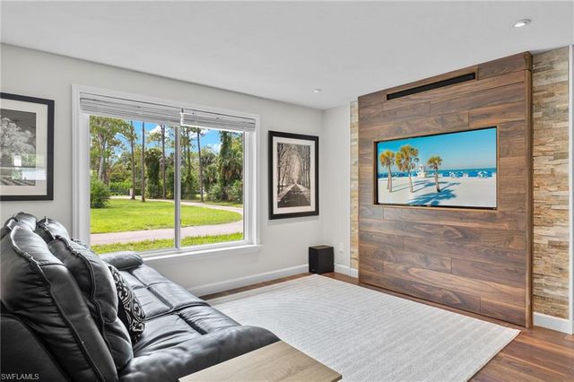 210 29th ST SW, Naples, FL 34117