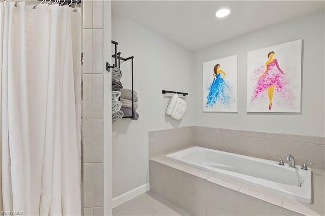 210 29th ST SW, Naples, FL 34117