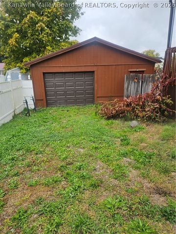 3213 Jackson Avenue, Point Pleasant, WV 25550