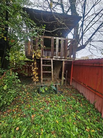 3213 Jackson Avenue, Point Pleasant, WV 25550