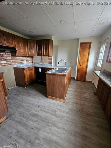 3213 Jackson Avenue, Point Pleasant, WV 25550