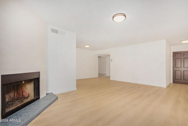 9445 N 94th Place Unit 111, Scottsdale, AZ 85258