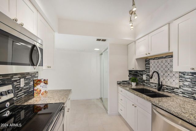 9445 N 94th Place Unit 111, Scottsdale, AZ 85258