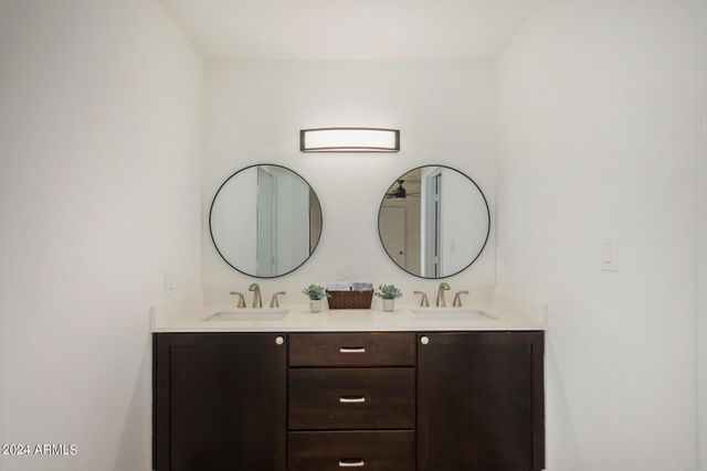 9445 N 94th Place Unit 111, Scottsdale, AZ 85258