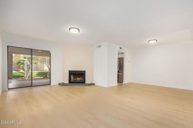 9445 N 94th Place Unit 111, Scottsdale, AZ 85258