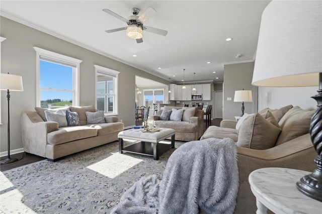 133 Azalea Cir, Rostraver, PA 15012