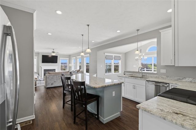 133 Azalea Cir, Rostraver, PA 15012