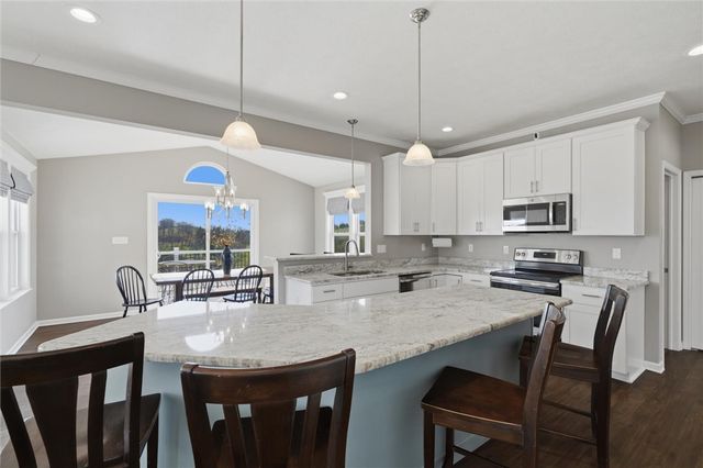 133 Azalea Cir, Rostraver, PA 15012