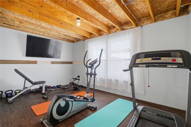 133 Azalea Cir, Rostraver, PA 15012