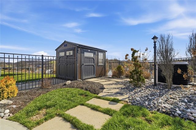 133 Azalea Cir, Rostraver, PA 15012