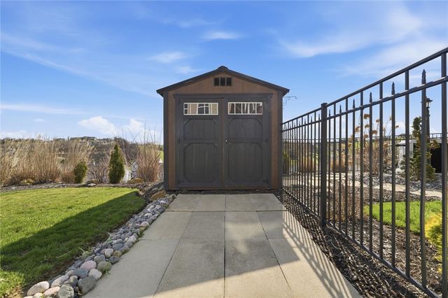 133 Azalea Cir, Rostraver, PA 15012