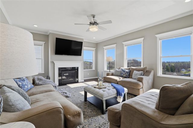 133 Azalea Cir, Rostraver, PA 15012