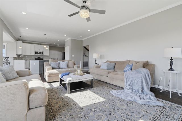 133 Azalea Cir, Rostraver, PA 15012