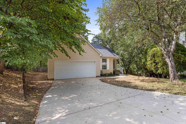 225 Clear Lake Drive, Simpsonville, SC 29680
