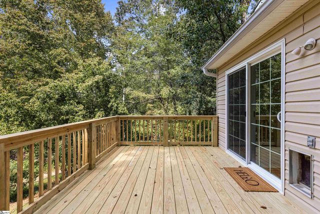 225 Clear Lake Drive, Simpsonville, SC 29680