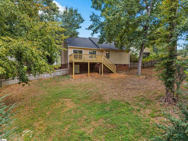 225 Clear Lake Drive, Simpsonville, SC 29680
