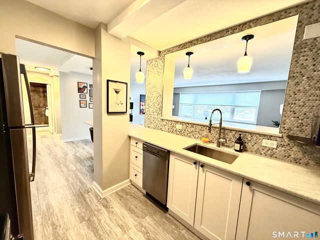 292 Pequot Avenue 2G, New London, CT 06320