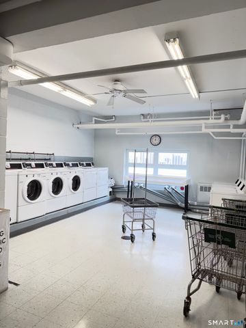 292 Pequot Avenue 2G, New London, CT 06320