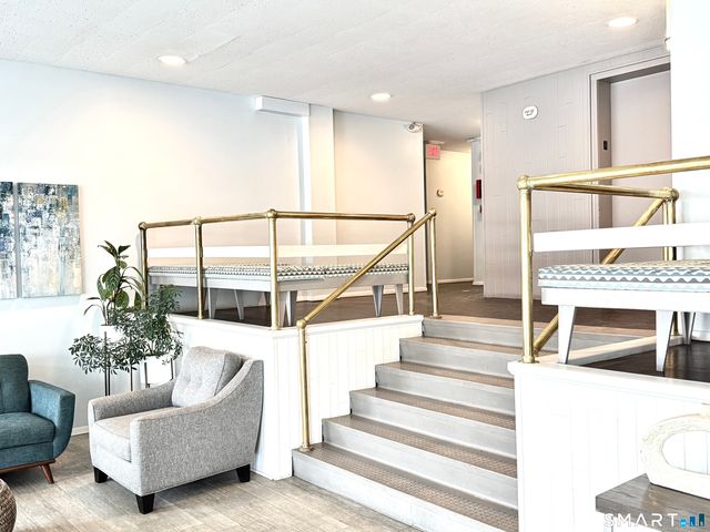 292 Pequot Avenue 2G, New London, CT 06320