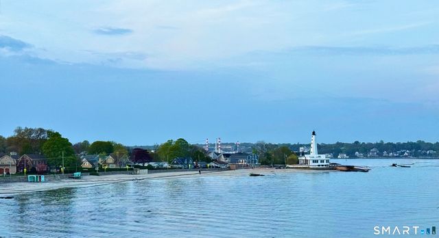 292 Pequot Avenue 2G, New London, CT 06320