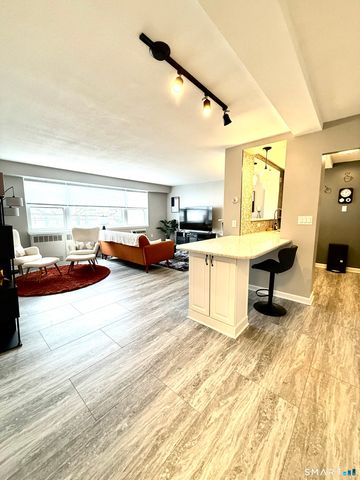 292 Pequot Avenue 2G, New London, CT 06320