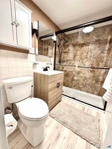 292 Pequot Avenue 2G, New London, CT 06320