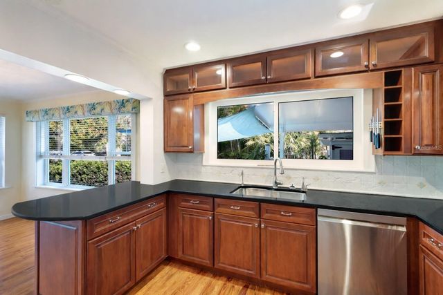 104 24TH STREET NW, Bradenton, FL 34205