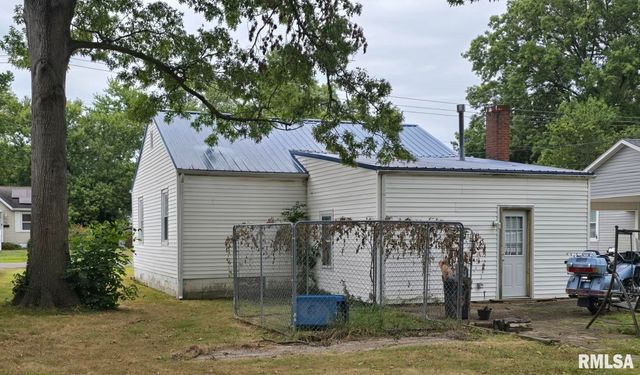 505 S 2ND Street, Marion, IL 62959