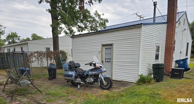 505 S 2ND Street, Marion, IL 62959