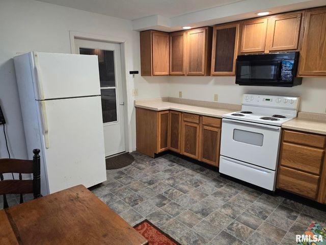 505 S 2ND Street, Marion, IL 62959