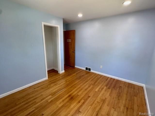 8429 Whitefield Street, Dearborn Heights, MI 48127