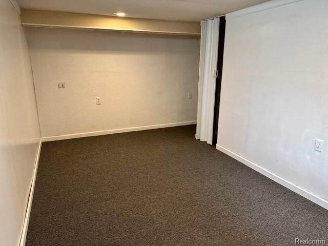 8429 Whitefield Street, Dearborn Heights, MI 48127